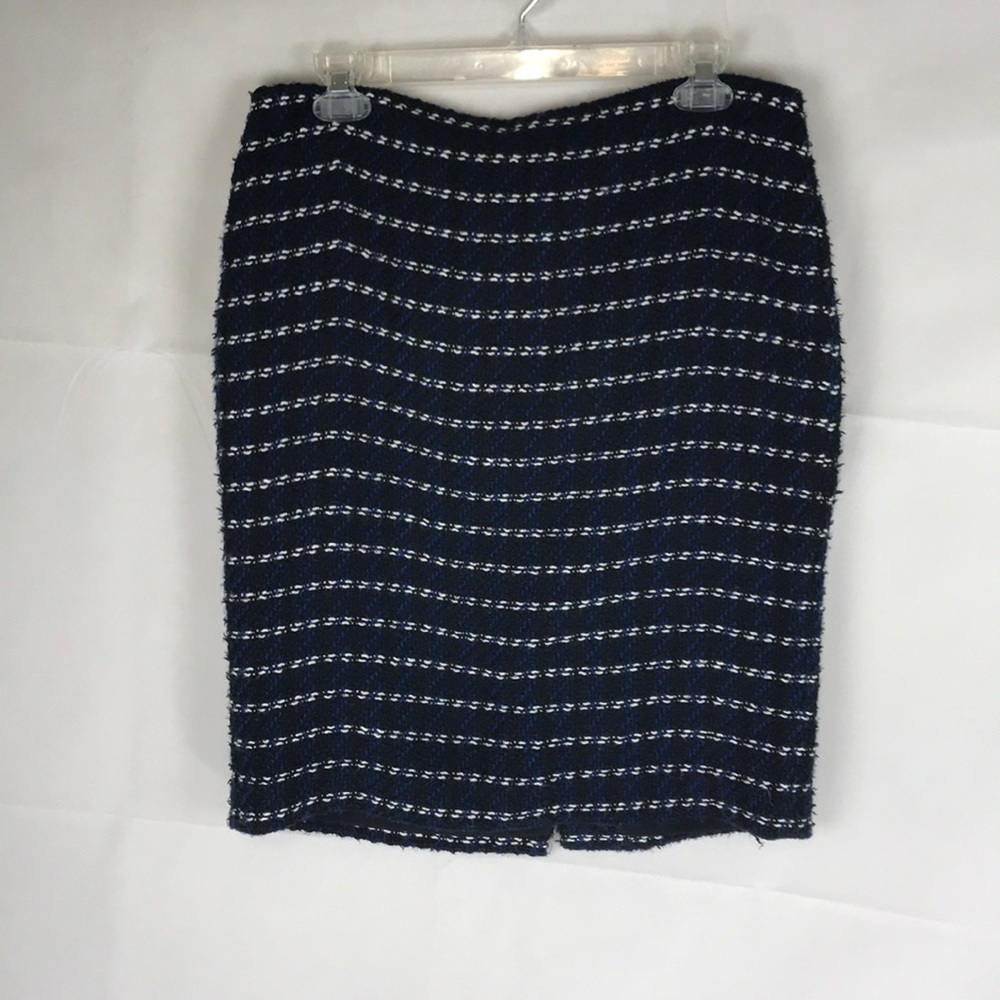 Ann Taylor size 8 pencil skirt.